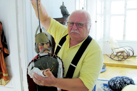 Sb�rka divadeln�ch loutek Milana Kn��ka