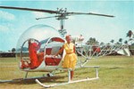Pohlednice - Ellen M. Gilmour, dáma vedle vrtulníku